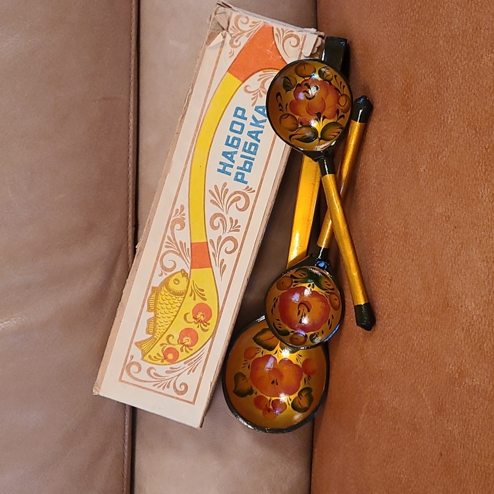 Khokhloma spoons set